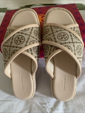 Tory Burch T Monogram Crisscross Espadrille Slide s.7 -hazel/ new cream/wheat
